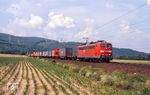 151 145 mit einem Containerzug zwischen Bebra und Bad Hersfeld bei Mecklar. (08.06.2007) <i>Foto: Werner Brutzer</i>