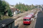 995 409 mit 795 414 als Sonderzug Nt 25085 nach Hilgen im Bahnhof Burscheid. (26.04.1987) <i>Foto: Joachim Bügel</i>