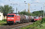 152 001 fährt durch Mainz-Kastel und begegnet dort einem 420. (24.06.2011) <i>Foto: Marvin Christ</i>