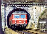 455 106 am 258 m langen Adelsheimer Tunnel kurz vor Osterburken. (04.1984) <i>Foto: Karsten Risch</i>