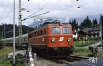 ÖBB 1110.15 fährt mit N 5428 nach Garmisch-Partenkirchen in Klais ein. (30.08.1980) <i>Foto: Prof. Dr. Willi Hager</i>