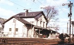 Der Bahnhof Budenheim an der linken Rheinstrecke zwischen Mainz und Bingen. (12.03.1967) <i>Foto: Oskar Bär</i>