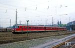 430 114 ist als Sonderzug Dt 23926 nach Wuppertal gekommen und genießt eine Pause bis zur Rückfahrt im Güterbahnhof von Wuppertal-Steinbeck. (02.05.1987) <i>Foto: Wolfgang Bügel</i>