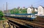 Die Fahrzeuge der Baureihe 614 oder 624 wurden in den 1980er Jahren gerne für Sonderfahrten genutzt, so wie hier der Braunschweiger 614 080, der sich in Wuppertal-Oberbarmen auf dem Rückweg von einem Ausflug nach Köln befindet. (08.05.1987) <i>Foto: Wolfgang Bügel</i>