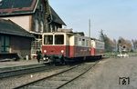 Der T7 der Mindener Kreisbahnen (MKB) war ein 1932 von Linke-Hofmann-Busch in Werdau gebauter Triebwagen, der frühere VT 78 901 der DB (urspr. VT 718 der DRG bzw. VT 133 001 der DRB). Hier steht er im Bahnhof Hille. 1975 gelangte er zur Dampfeisenbahn Weserbergland (als T 10) sowie im August 1994 zur Dampfbahn Fränkische Schweiz (als VT 2).  (30.10.1972) <i>Foto: Dieter Junker</i>