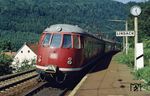 Ein 456 fährt als N 7338 aus dem Haltepunkt Lindach auf der Neckartalbahn. (03.09.1980) <i>Foto: A. Wagner</i>