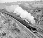 LNER 4472 mit einem Sonderzug am Sapperton Tunnel in der Nähe von Cirencester (Gloucestershire) auf der Golden Valley Linie. (16.08.1964) <i>Foto: A.E. Durrant</i>