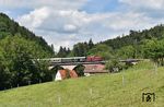 V 100 2084 mit einem Sonderzug nach Welzheim auf dem Strümpfelbachviadukt zwischen Klaffenbach-Althütte und Laufenmühle.  (19.07.2020) <i>Foto: Ralf Opalka</i>