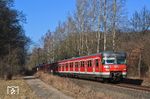 420 760 und 420 282 als S 6346 (Darmstadt Hbf - Bad Soden) bei Sulzbach Nord. (09.03.2010) <i>Foto: Marvin Christ</i>