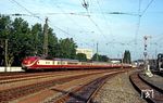 601 017/011 fährt als Dt 13415 (Dortmund - Bodenmais) durch den Bahnhof Düsseldorf-Bilk. (10.07.1987) <i>Foto: Wolfgang Bügel</i>