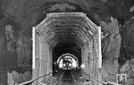 Hilfsgerüst während der Aufweitung des Köpfl-Tunnels bei Weidenthal. (05.1961) <i>Foto: BD Mainz, Slg. W. Löckel</i>
