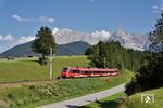 442 712 als RE 5422 (Seefeld in Tirol - München) mit Blick auf den Karwendel bei Klais. (30.07.2020) <i>Foto: Zeno Pillmann</i>