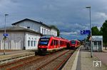 RE 21822 nach Kiel (648 951, links) und RE 21627 nach Lübeck (648 842) begegnen sich in Eutin. (15.07.2020) <i>Foto: Michael Hubrich</i>