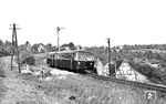 VT 95 964 als To 1033 (Remscheid-Lennep - Opladen) bei Pattscheid. (22.05.1952) <i>Foto: Carl Bellingrodt</i>