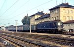 118 032 mit einem Eilzug nach Ludwigsstadt im Bahnhof Hochstadt-Marktzeuln, wo sich die Frankenwaldbahn und die Bahnstrecke nach Hof trennen. (30.09.1972) <i>Foto: Dieter Junker</i>