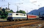 111 212 mit dem aus italienischen Wagen gebildeten D 284 (Bologna C - Verona - Brenner - Innsbruck - Kufstein - München - Stuttgart - Heidelberg - Frankfurt/M) in Geislingen. (22.08.1987) <i>Foto: Wolfgang Bügel</i>