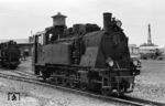 RSE Lok 51 (Jung, Baujahr 1923) im Bahnbetriebswerk der RSE in Hennef/Sieg. Für den Besuch einer britischen Reisegruppe wurde eine kleine Lokparade arrangiert.  (02.07.1962) <i>Foto: Robin Fell</i>