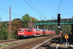 111 121 mit RE 10418 nach Aachen in Wuppertal-Zoologischer Garten. (18.09.2020) <i>Foto: Wolfgang Bügel</i>