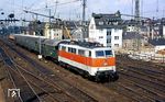 111 154 mit dem artreinen B4yg-Wagenzug des N 8516 bei der Einfahrt nach Köln Hbf. (09.09.1987) <i>Foto: Joachim Bügel</i>