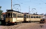 Tw 33 (Baujahr 1926) und Arbeitswagen A 2 der Straßenbahn Flensburg. (09.08.1969) <i>Foto: Dieter Junker</i>