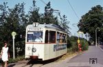 Die Kieler Straßenbahn wurde am 8. Juli 1881 als Pferdebahn mit einer Spurweite von 1100 mm eröffnet. Die Spurweite wurde bis zum Betriebsende 1985 beibehalten, sie ging auf eine Umrechnung der britischen Spur 3 Fuß 6 Zoll (1067 mm) in metrische Maße zurück und wurde in Deutschland nur noch bei den Straßenbahnen in Lübeck und Braunschweig verwendet. Die Umstellung auf elektrischen Betrieb erfolgte im Jahre 1896. Betreiber der Bahn war zu diesem Zeitpunkt die Allgemeine Lokalbahn- und Kraftwerke AG (ALOKA). Ab dem Jahr 1942 wurde die Bahn bis zu ihrer Einstellung am 4. Mai 1985 durch die Kieler Verkehrs-AG (KVAG) betrieben. Neben der Linie 1 wurde in der Nachkriegszeit nur noch die Linie 2 ausgebaut und verlängert. Auf der Linie 2 kamen überwiegend die im Eigenbau entstandenen Fahrzeuge sowie aus Lübeck erworbene DÜWAG Verbandstypen I und II zum Einsatz, wie hier der Tw 191 (Baujahr 1951).  (09.08.1969) <i>Foto: Dieter Junker</i>