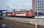 VS 2.50 und VT 2.10 der Altona-Kaltenkirchen-Neumünster Eisenbahn (ex Peine-Ildeder Eisenbahn) im Bahnhof Neumünster. (09.04.1972) <i>Foto: Dieter Junker</i>