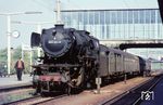 023 021 am P 2915 in Heidelberg Hbf. Nach erfolgreicher Bremsprobe wird der Zug kurz nach 9.00 Uhr Heidelberg verlassen. (06.1970) <i>Foto: Dieter Junker</i>