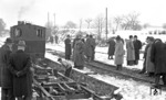 Lok 2 der Kleinbahn Selters - Hachenburg rangiert einen Rollwagen in die Verladegrube im Bahnhof Herschbach (Westerwald). (12.1950) <i>Foto: A. Dormann, Slg. W. Löckel</i>