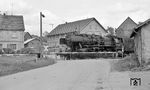 052 602 erreicht mit N 4480 (Kirchenlaibach - Bayreuth) den Bahnhof Stockau. (25.05.1972) <i>Foto: Burkhard Wollny</i>