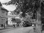 99 2323 mit einem Zug aus Kühlungsborn in der Goethestraße von Bad Doberan. (06.09.1983) <i>Foto: Joachim Schmidt</i>