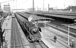 39 260 (Bw Kaiserslautern) vor P 1948 nach Homburg/Saar im alten Kopfbahnhof Ludwigshafen Hbf. (18.09.1960) <i>Foto: Helmut Röth</i>