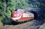 Ein 601 als Dt 13386 von Oberstdorf nach Hamburg-Altona am Bebenroth-Tunnel bei Eichenberg. (25.07.1980) <i>Foto: Dorothee Hager</i>
