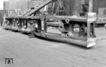 Wie alle Neubaulokomotiven der DB erhielt auch die Baureihe 10 einen vollständig geschweißten Blechrahmen in einer Blechstärke von 25 mm. Bei Krupp in Essen befindet sich gerade der Rahmen der 10 002 im Bau. (21.04.1956) <i>Foto: Manfred van Kampen</i>