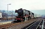 023 069 fährt mit N 2457 nach Koblenz in Güls bei Koblenz ein. (21.12.1970) <i>Foto: Manfred van Kampen</i>