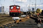 Vorbereitungen für einen Weichenumbau im Gleis 35 in Frankfurt Hgbf. (08.03.1984) <i>Foto: A. Wagner</i>