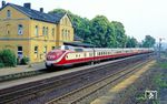 Der zum DB-Museum gehörende 601 014/019 fährt als Dt 28519 nach Bad Münstereifel durch den Bahnhof Weilerswist. (08.05.1988) <i>Foto: Joachim Bügel</i>