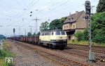 216 024 (Bw Oberhausen-Osterfeld Süd) mit Gag 58137 nach Rohdenhaus im Bahnhof Lintorf. (18.05.1988) <i>Foto: Wolfgang Bügel</i>