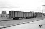V 7 mit Packwagen GG 52 in List. Der Packwagen war aus dem ehemaligen PwPost4 52 (Busch, Baujahr 1906) umgebaut worden. (13.05.1961) <i>Foto: Helmut Röth</i>
