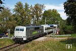 RailAdventure 111 222 und 111 210 auf dem Weg nach Mittenwald als Sonderzug 31301 bei Wilzhofen. (10.09.2020) <i>Foto: Stefan von Lossow</i>