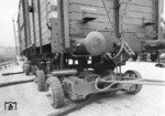 Um die variablen Einsatzmöglichkeiten der Culemeyer-Straßenroller zu dokumentieren, wurden bei der Vorführung der ersten Fahrzeuge in Berlin-Anhalter Güterbahnhof Schwellen ausgelegt, die beim Überfahren die Geländegängigkeit der Fahrzeuge demonstrieren sollten.  (27.04.1933) <i>Foto: RVM</i>