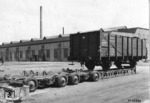 Vorstellung einer neuen Abstelleinrichtung für Güterwagen, die mittels Culemeyer-Straßenroller in Werksgelände ohne Gleisanschlüsse transportiert werden sollten. (1938) <i>Foto: RVM</i>