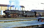 044 640 vom Bw Hamm mit einem Güterzug in Oberhausen. (1972) <i>Foto: Manfred van Kampen</i>