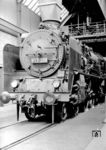 H 17 206 des Bw Kassel wurde ab 02.08.1934 zu Standversuchen dem RAW Grunewald zur Verfügung gestellt, aufgenommen in der Lokhalle der Versuchsabteilung für Lokomotiven.  (08.1934) <i>Foto: RVM</i>
