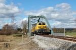 218 471 in Diensten des Zentralen Streckenmanagement/Schienenfahrzeuge der DB-Netz mit Messzug 94321 auf der Ammerbrücke bei Weilheim in Obb. (05.04.2018) <i>Foto: Stefan von Lossow</i>