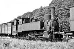 Lok 17 (Hanomag, Baujahr 1896) kam 1921 zur Albtalbahn, nachdem ihr Einsatz auf der Braunkohlengrube Marie-Luise bei Neindorf beendet war. Zum Aufnahmezeitpunkt rostete sie schon vier Jahre in Busenbach vor sich hin. (12.08.1962) <i>Foto: Helmut Röth</i>