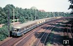 Eine Doppeleinheit ET 171 (Baujahr 1955) als S-Bahn nach Wedel in Hamburg-Dammtor. (14.05.1961) <i>Foto: Carl Bellingrodt</i>