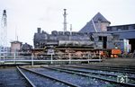 93 1242 im Bw Eisenach. Ein Jahr später, am 31.07.1968, war die Lok bereits ausgemustert. (14.07.1967) <i>Foto: Robin Fell</i>