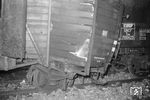 Der hölzernde Om21-Wagen zog gegen den SNCF-Stahlwagen der Bauart Tow eindeutig den Kürzeren. (10.1955) <i>Foto: A. Dormann, Slg. W. Löckel</i>