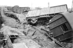 Ergebnis eines deutschen Luftangriffs auf einen unbekannten belgischen Bahnhof. (1940) <i>Foto: PK (Schulze)</i>