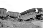 Ergebnis eines deutschen Luftangriffs auf einen belgischen Bahnhof. (1940) <i>Foto: PK (Schulze)</i>